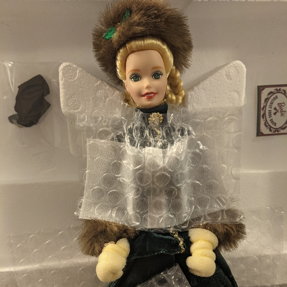Holiday Caroler Barbie Porcelain Doll - Picture 2 of 9
